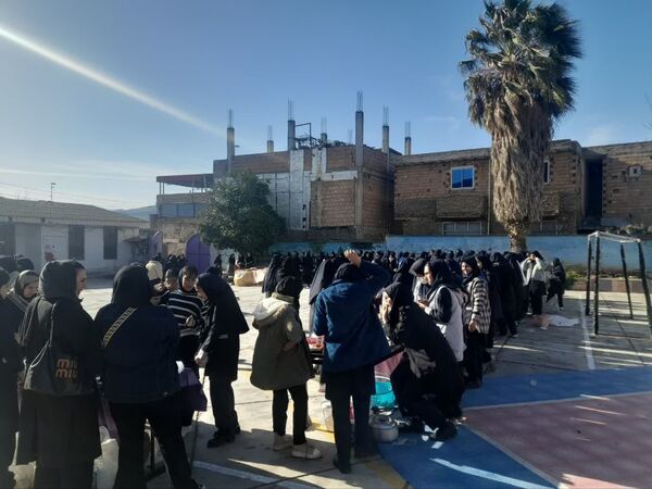بازارچه دست‌سازهای دانش‌آموزی گلستان