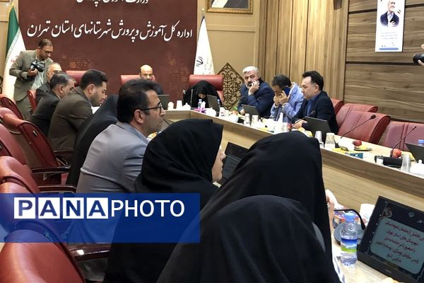 مراسم تقدیر از سفیران مدرسه سازی در اداره کل آموزش و پرورش شهرستانهای استان تهران 