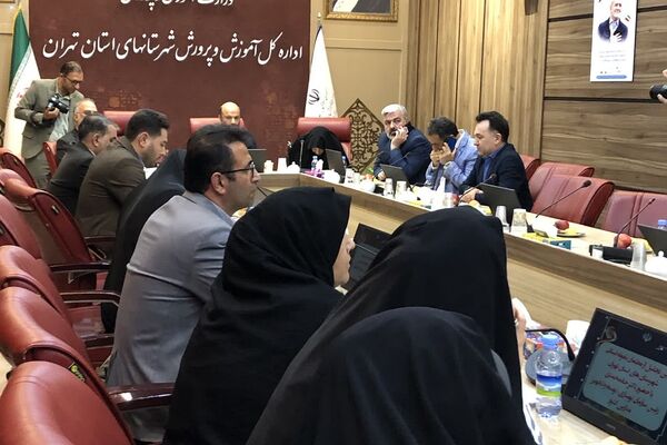 مراسم تقدیر از سفیران مدرسه سازی در اداره کل آموزش و پرورش شهرستانهای استان تهران 