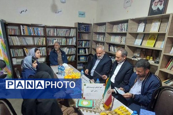 گفت‌وگوی خلاق دردبیرستان فاطمه‌الزهرا؛ نشست مشترک ناشر، معاونین و دانش‌آموزان نویسنده برای رفع چالش‌ها