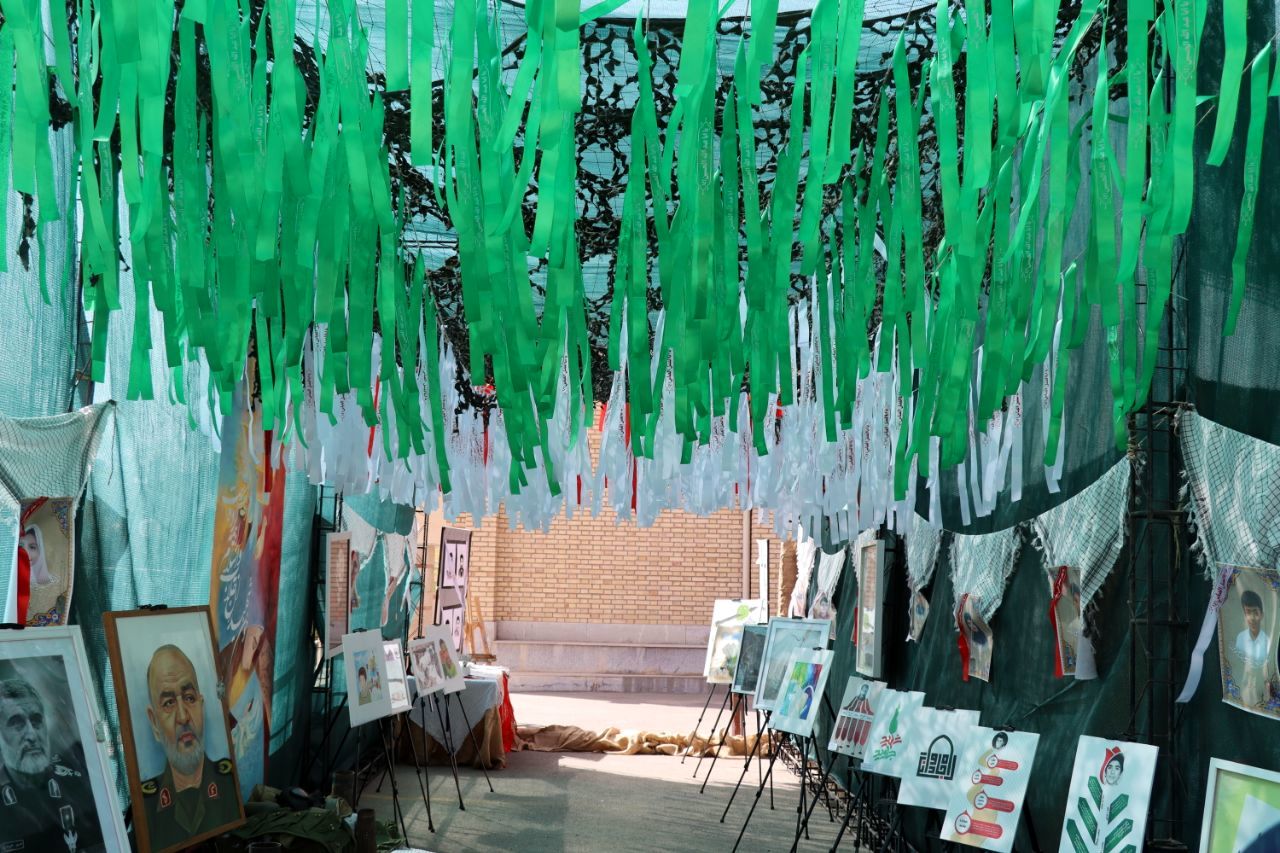 برپایی نمایشگاه مقاومت به مناسبت هفته دفاع مقدس در اداره‌کل آموزش‌وپرورش استان البرز