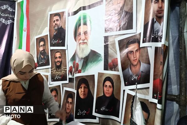 از فروش کتاب تا بیعت با رهبری؛ روایت موکب خانه نخبگان شهرستان دماوند در تجمعات شبانه رودهن