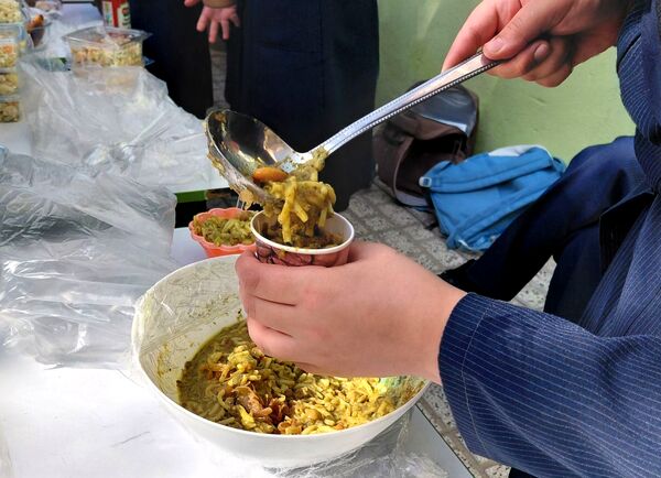 روز جهانی غذای سالم در دبیرستان صالحین 
