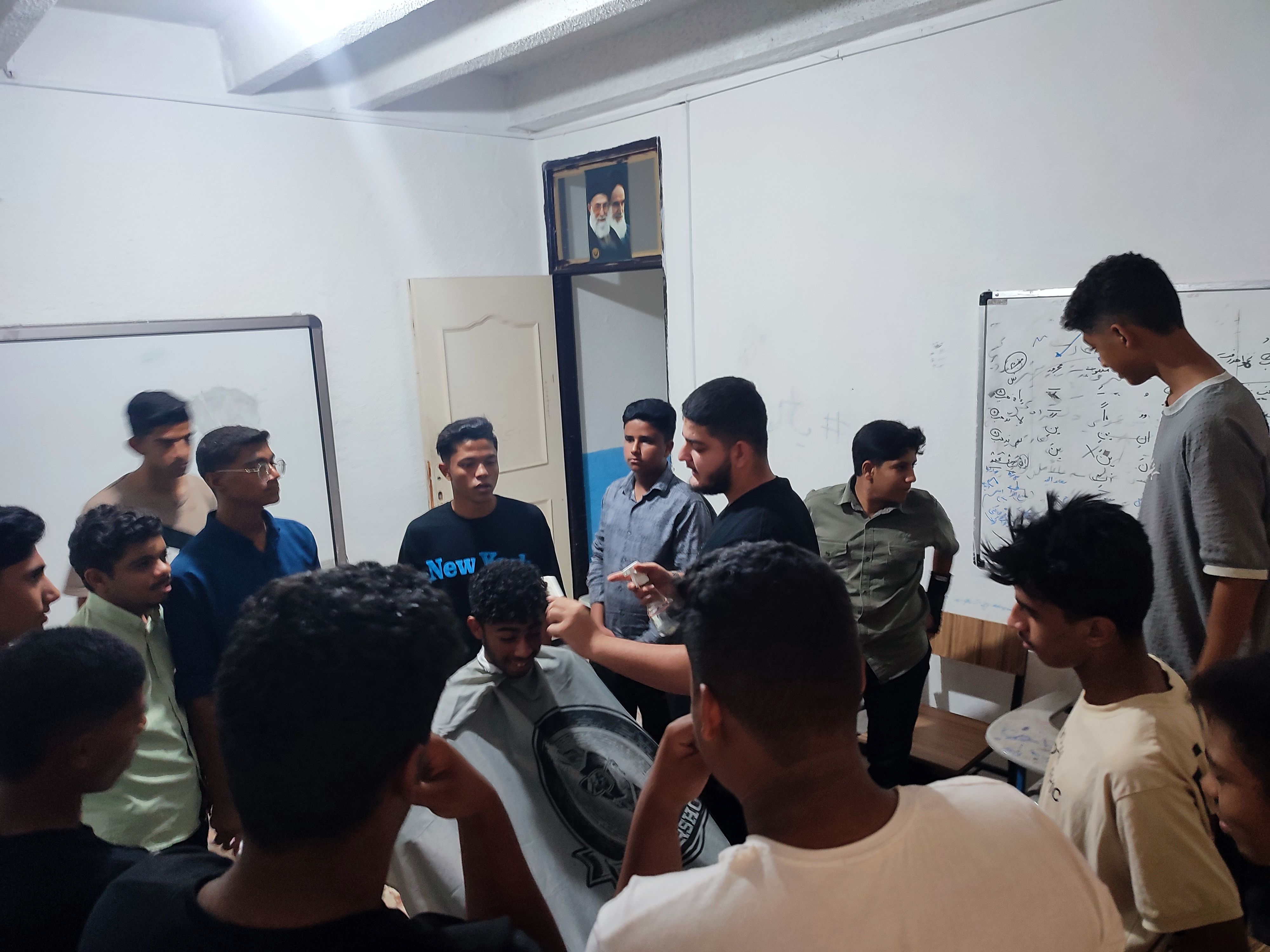 برگزاری دوره آرایشگری برای نوجوانان جزیره