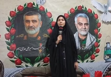 عشق و علاقه دانش آموزان به آرمان های انقلاب