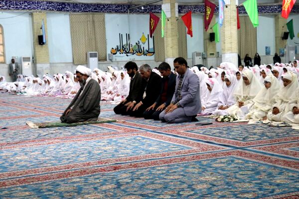 جشن تکلیف2000 نفری دانش‌آموزان زابل