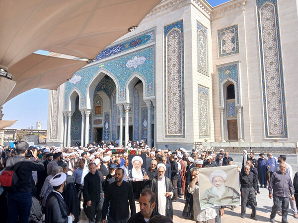 مراسم تشیع آیت الله محفوظی در قم