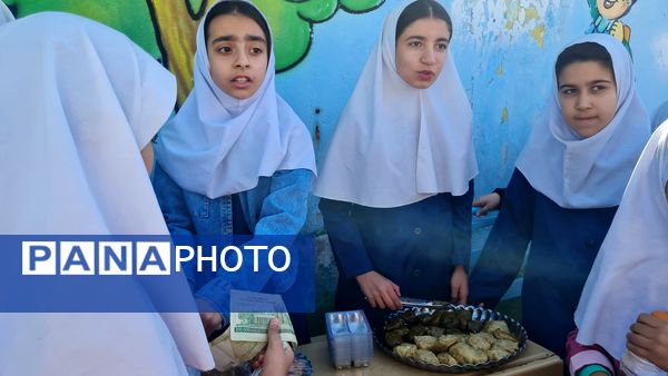 جشنواره فروش غذاهای سالم با مشارکت دانش آموزان مدرسه شهید رجایی ۱ منطقه پردیس 