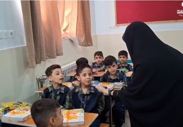 برگزاری جشن شکوفه‌ها در دبستان شهید فیاض‌بخش