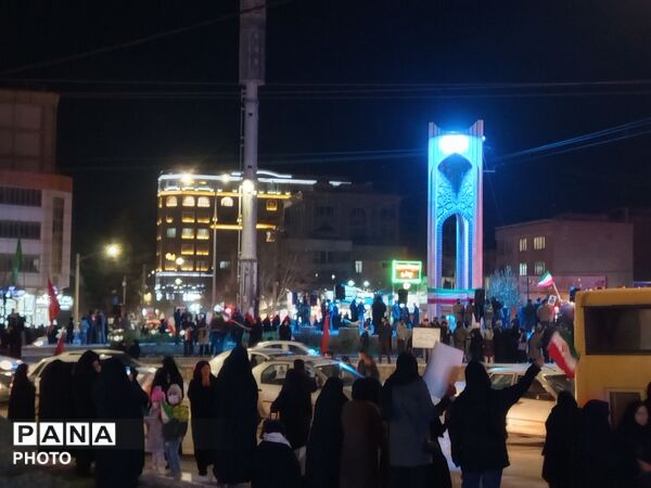 تجمع مردم بصیر نیشابور در شب هفتم شهادت رهبر انقلاب