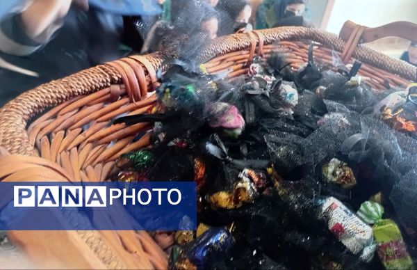 عطر فاطمى در دبیرستان امامت مهدیه