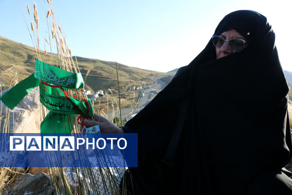 حضور زائران فرهنگی قم در یادمان «بلفَت و دوپازا»
