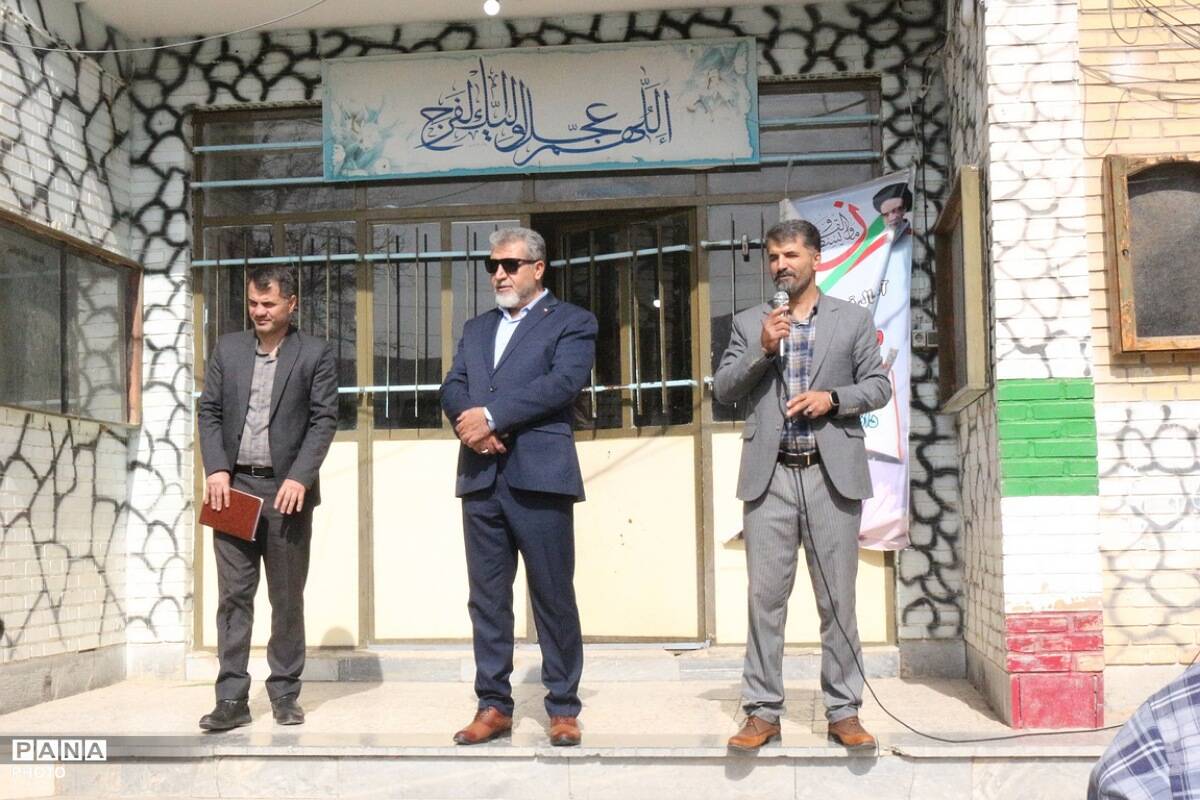 بازدید مدیر آموزش‌و‌پرورش فیروزکوه از مدرسه امام صادق (ع) در آستانه سال تحصیلی جدید