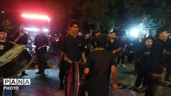 گذری بر فعالیت هیئت جوانان باب الحوائج در شب عاشورا 