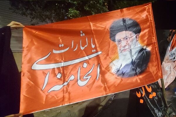 هم‌نوایی با تهران؛ آیین وداع آباده‌ای‌ها با رهبر شهید