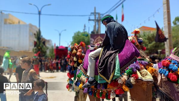دمق به رنگ عاشورا