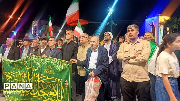خروش کوهدشتی‌ها در میدان امام خمینی(ره)؛ تجدید میثاق با وطن و آرمان‌های ملی