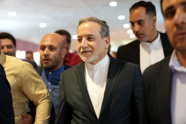 عراقچی: ایران از حق غنی‌سازی چشم‌پوشی نمی‌کند