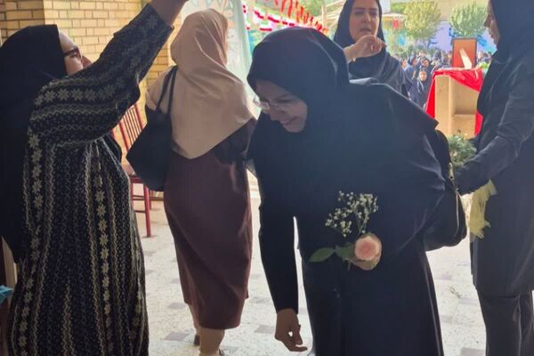 بهار دانش در هنرستان کوثر شهر قیامدشت