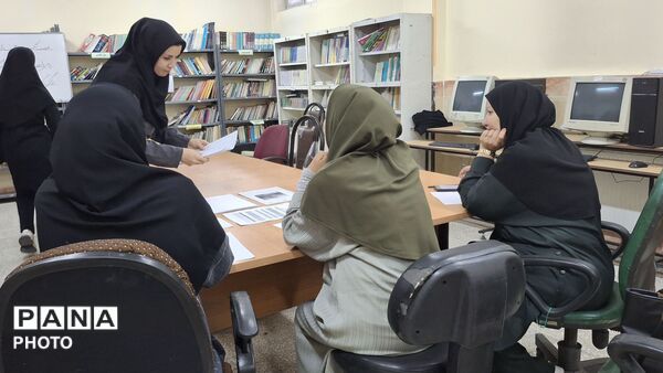 مرحله داوری ادبیات جشنواره نوجوان خوارزمی در پژوهش‌سرای علامه حلی