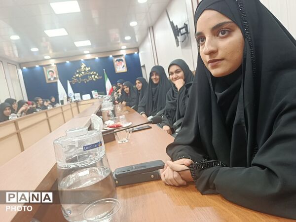 نشست صمیمی خبرنگاران پانا با مدیرکل آموزش و پرورش قم