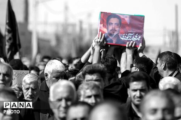 تشییع پیکر شهید محمد مهدی آخوندی در ابراهیم‌آباد