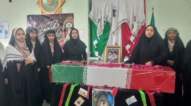 عطر حضور شهید گمنام، فضای دبیرستان حضرت خدیجه(س) قشم 