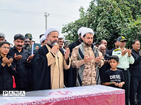 مراسم تشییع پیکر مطهر شهید اسماعیل آزادگرمی در کرمان