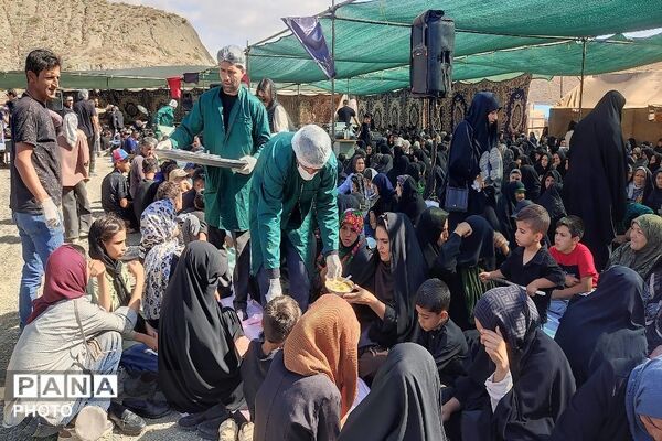 پخت حلیم در روز اربعین حسینی شهر بار نیشابور