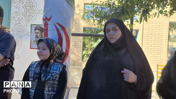 حضور پرشور مردم فارسان در گلزار شهدا؛ تجدید میثاق با آرمان‌های ایثار و شهادت