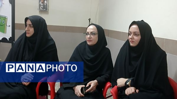 نواختن زنگ شکوفه‌ها در دبستان شاهد پسران شهرستان محمودآباد