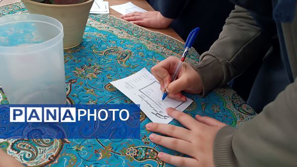 انتخابات شورای دانش‌آموزی در دبیرستان شاهد ارض اقدس 
