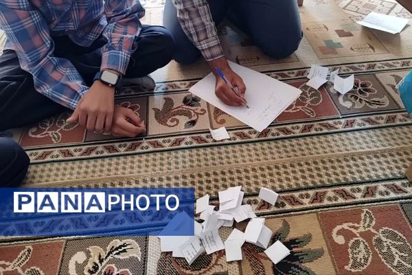 انتخاباتی برای ایجاد آرامش فکری و روحی در دبیرستان معارف صدرا ولایت 