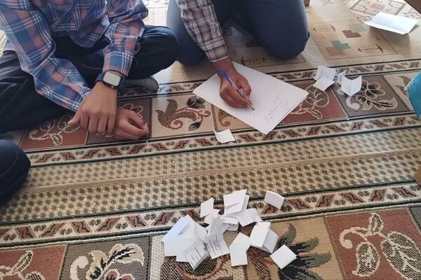 انتخاباتی برای ایجاد آرامش فکری و روحی در دبیرستان معارف صدرا ولایت 