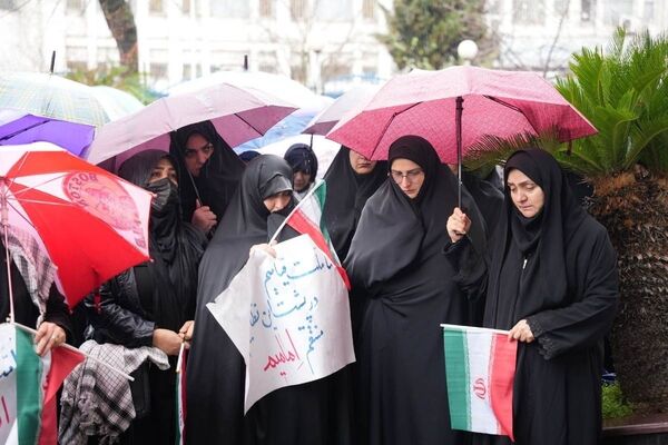تجمع فرهنگیان گیلان در سوگ رهبر و مقتدایشان