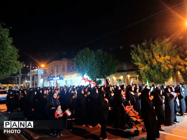 تجمع مردم لارستان برای بیان اقتدار ایران