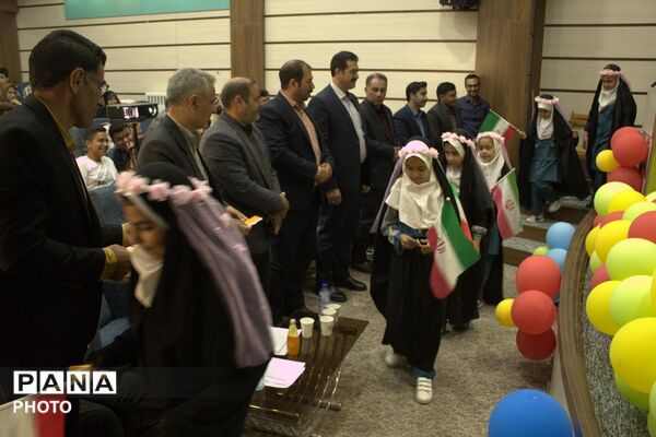آیین تقدیر و تجلیل از معلمان و دانش‌آموزان برگزیده بام و صفی آباد