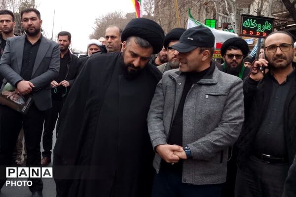 بیعت با سومین امام انقلاب در رودهن 