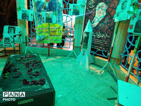 برپایی ایستگاه شبانه رفع اشکالات درسی در بوستان گلها قم