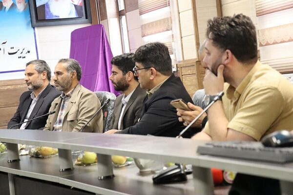 نشست خبری مدیر آموزش و پرورش پاکدشت به مناسبت گرامیداشت هفته معلم