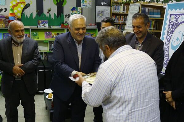 بازدید نماینده مجلس از آموزش‌وپرورش فیروزکوه و دیدار با کتابداران