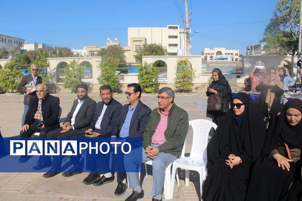 بازارچه حمایت از کسب کار دانش‌آموزان دبستان کیهان بوشهر 