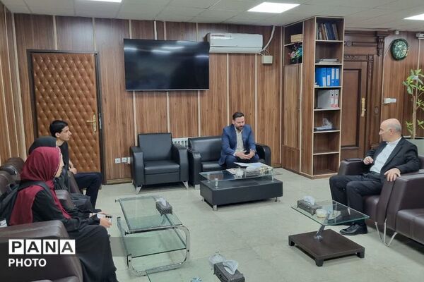 تقدیم قدردانی شهردار نسیم‌شهر از برگزیدگان پویش عکاسی «دلدادگان»