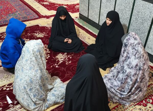 حلقه‌های معرفتی اعتکاف دانش آموزان دختر؛ گفت‌وگوهایی از دل به دل