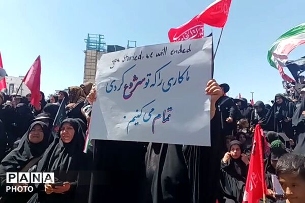 عبورِ پیکرِ عشق؛ آخرین وداع در مشهد از پشتِ شیشه‌های غبارگرفته