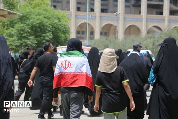 مراسم وداع با پیکر مطهر رهبر شهید در مصلی تهران 