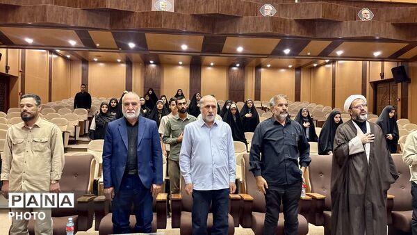 تقدیر از خبرنگاران نوجوان فعال حوزه ایثار و شهادت در قم