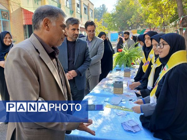 انتخابات شورای دانش‌آموزی در دبیرستان استقلال ناحیه ۶ مشهد