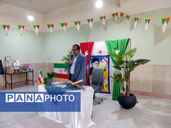 نمایشگاه دست‌سازه‌های دانش‌آموزی و تجلیل از فعالان نماز 