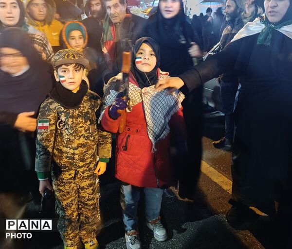 سرما در برابر آتش عشق دلها به رهبر چیزی نبود